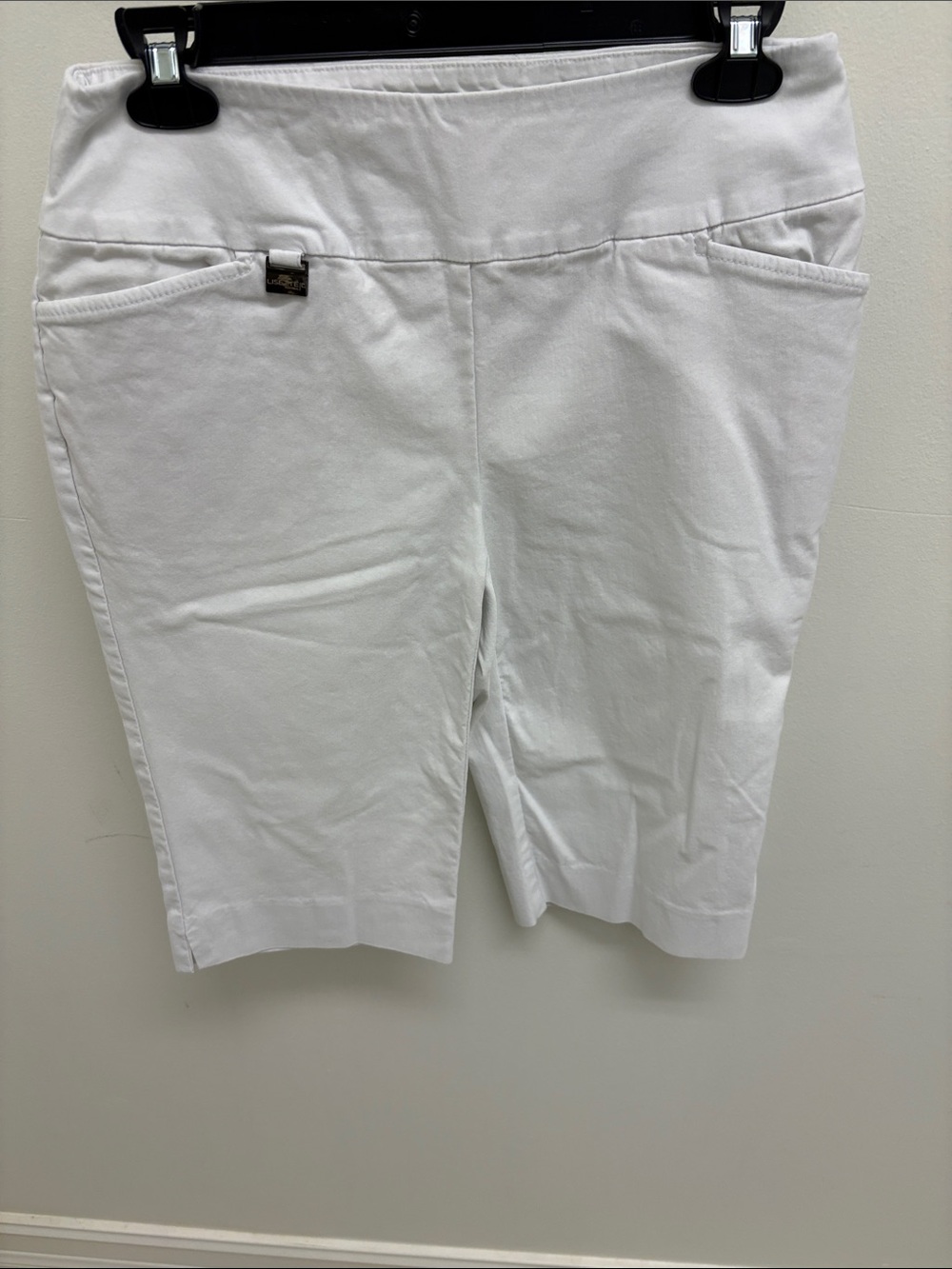 LISETTE White Pull-On Bermuda Shorts with Front Pockets